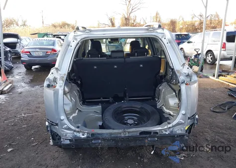 2017 Toyota Rav4 Limited z USA, uszkodzony, nr VIN 2T3DFREV3HW647055